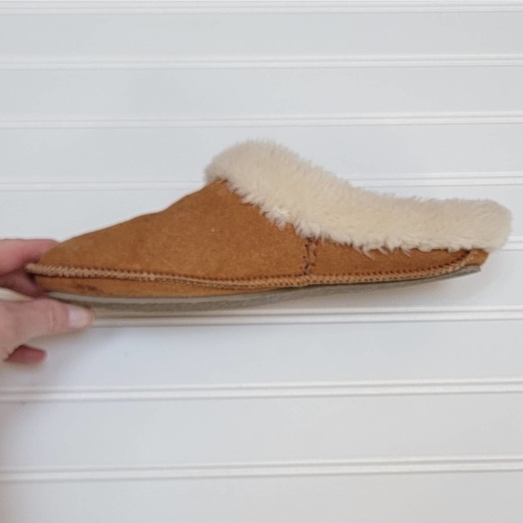 Minnetonka Women's Slippers - Picture 6 of 11